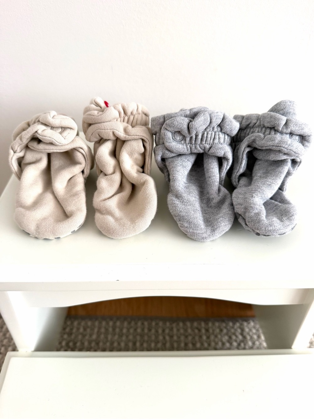 Zutano Organic Cotton Baby Booties Bundle (2 Pairs) 12 Months – Khaki & Gray - Picture 7 of 11
